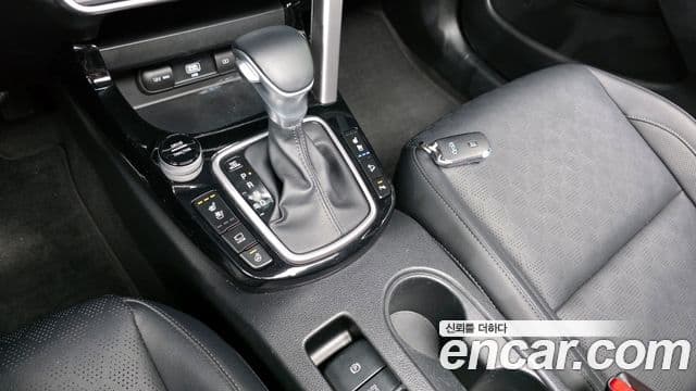Kia Seltos 2019 — ფოტო 9/20
