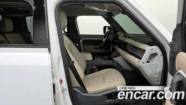 Land Rover Defender 2021 — ფოტო 11/20
