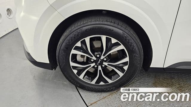 Kia Carnival 2023 — фото 5 из 20