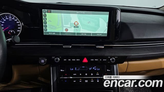 Kia Carnival 2023 — фото 13 из 20