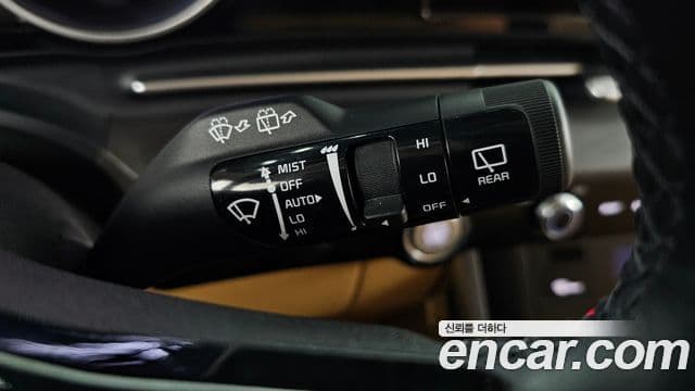 Kia Carnival 2023 — фото 17 из 20