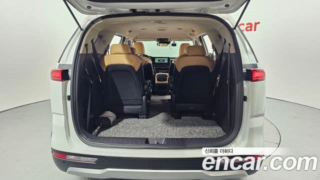 Kia Carnival 2023 — фото 20 из 20