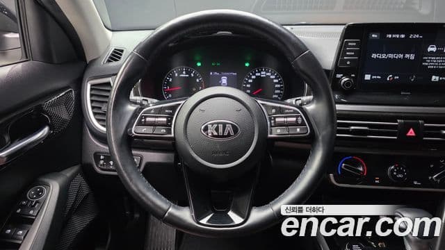 Kia Seltos 2020 — ფოტო 13/20