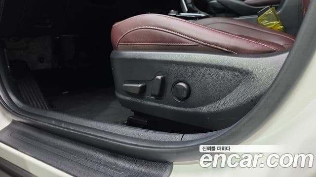 Kia Seltos 2020 — ფოტო 18/20