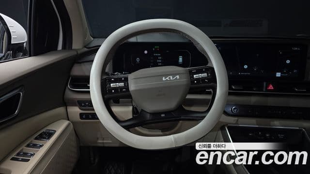 Kia Carnival 2025 — фото 13 из 20