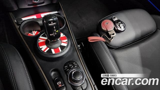 Mini Cooper Countryman 2022 — фото 8 из 20