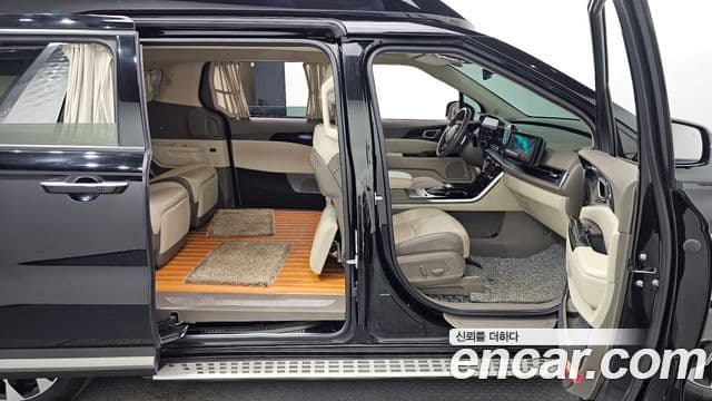Kia Carnival 2022 — ფოტო 12/20