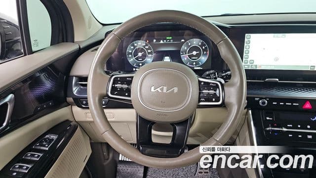 Kia Carnival 2022 — ფოტო 14/20