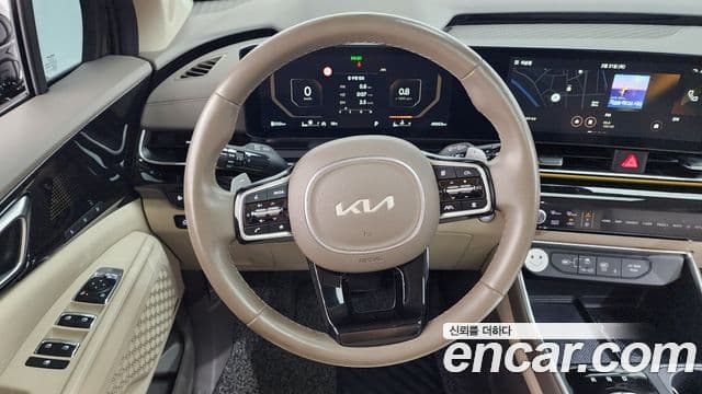 Kia Carnival 2023 — Фото 13/20