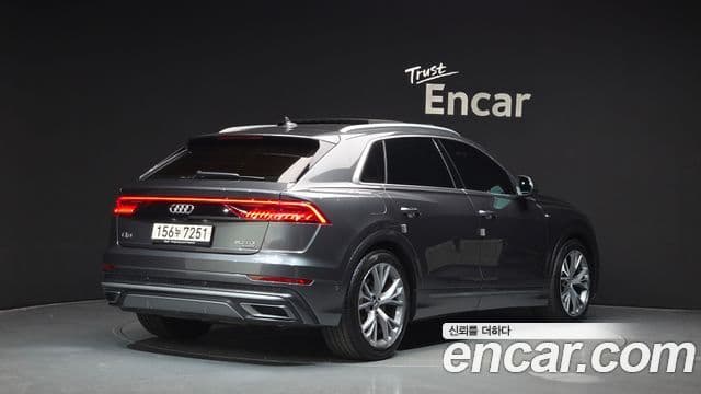 Audi Q7 2021 — Şəkil 2/20