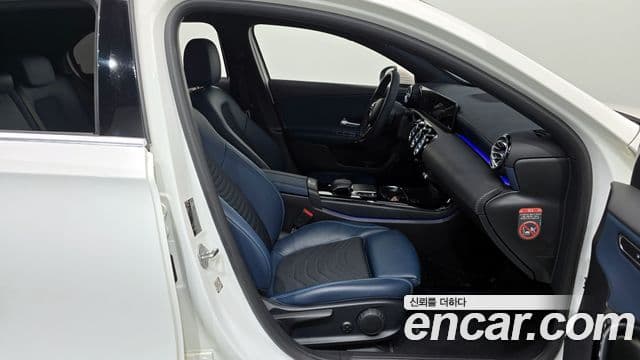 Mercedes-Benz A-Class 2020 — Фото 11/20