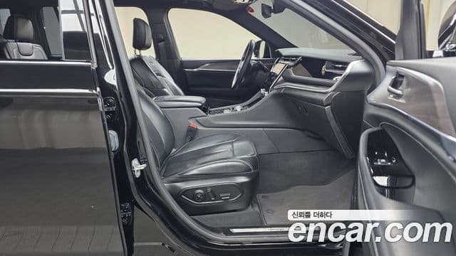 Jeep Grand Cherokee 2022 — ფოტო 11/20