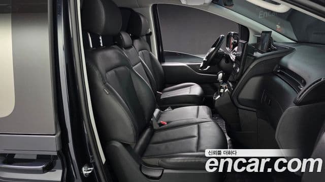 Hyundai Staria 2024 — Şəkil 10/20
