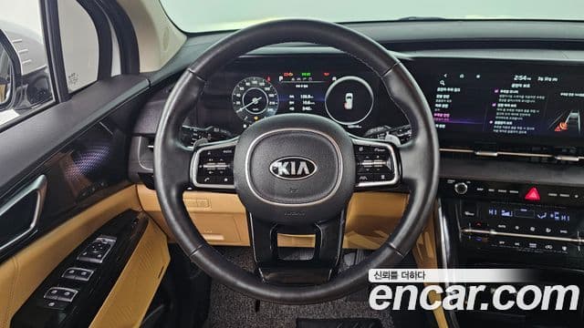 Kia Carnival 2020 — фото 13 из 20