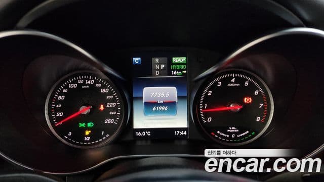 Mercedes-Benz C-Class 2018 — фото 8 из 20