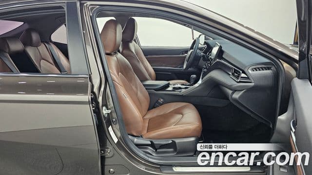 Toyota Camry 2022 — Şəkil 12/20