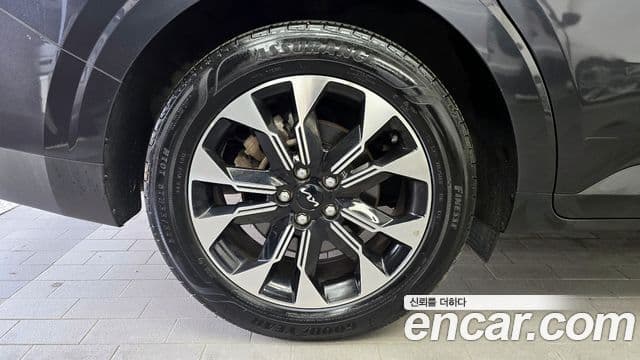 Kia Carnival 2022 — ფოტო 5/20