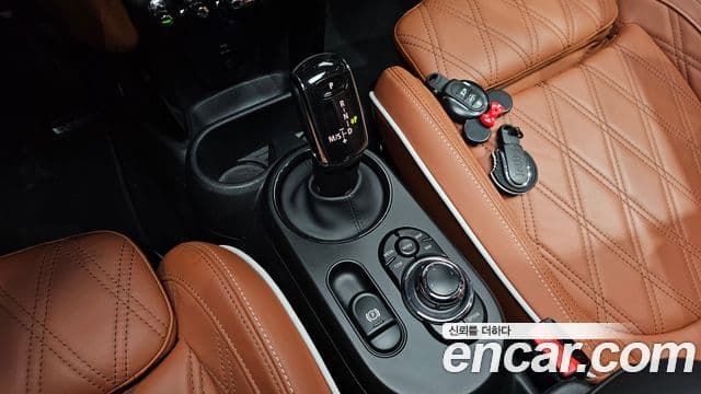 Mini Cooper S 2024 — фото 9 из 20