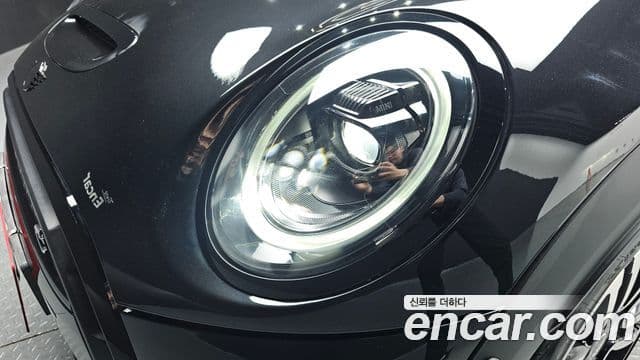 Mini Cooper S 2024 — Photo 6/31