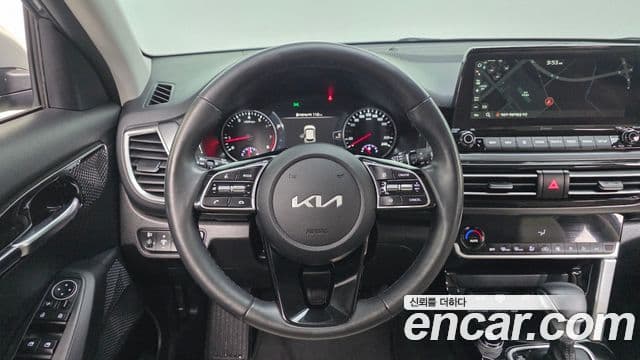 Kia Seltos 2022 — ფოტო 13/20