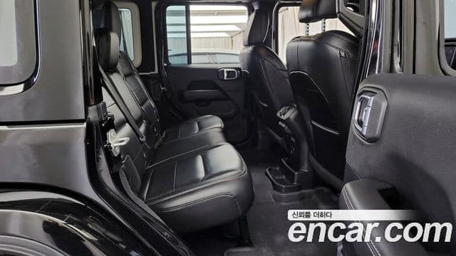 Jeep Wrangler 2021 — ფოტო 12/20
