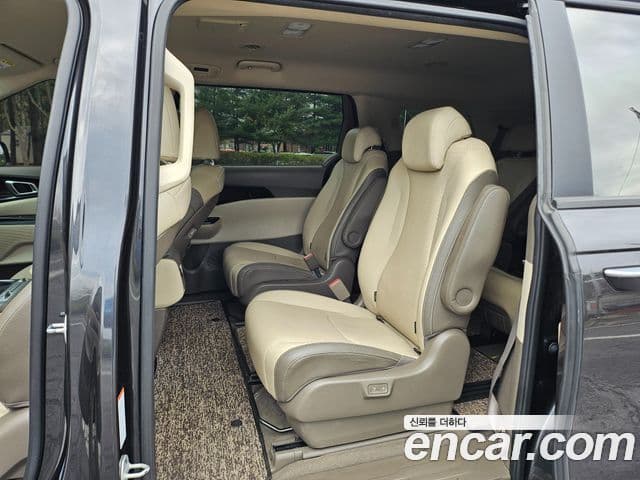 Kia Carnival 2021 — Фото 8/20