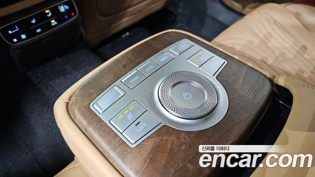Genesis Electrified G80 2022 — Şəkil 19/20