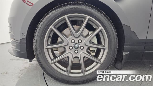 Land Rover Range Rover Velar 2025 — Şəkil 9/20