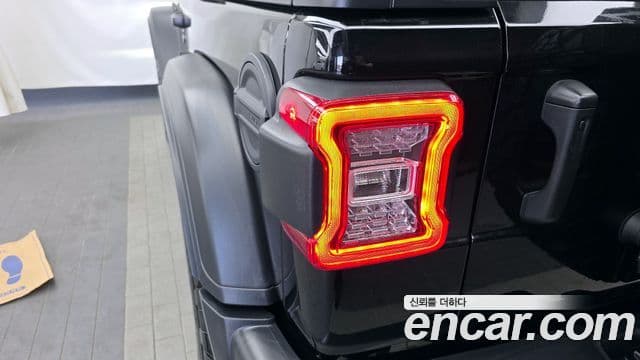 Jeep Wrangler 2020 — Photo 22/31