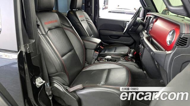 Jeep Wrangler 2020 — Photo 24/31