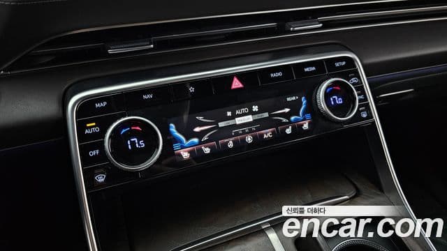 Genesis GV80 2021 — Photo 24/33