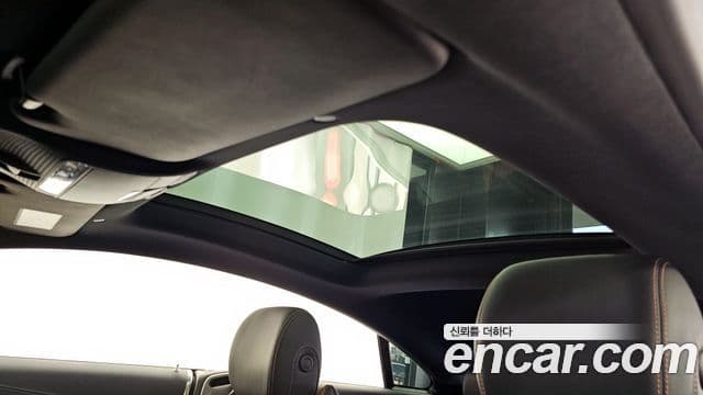 Mercedes-Benz E-Class 2021 — ფოტო 17/20