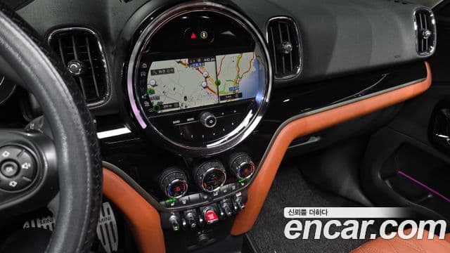 Mini Cooper Countryman 2021 — ფოტო 14/20