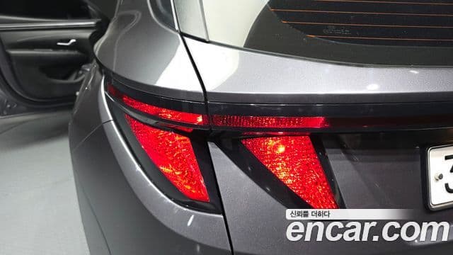 Hyundai Tucson Hybrid 2023 — ფოტო 21/30