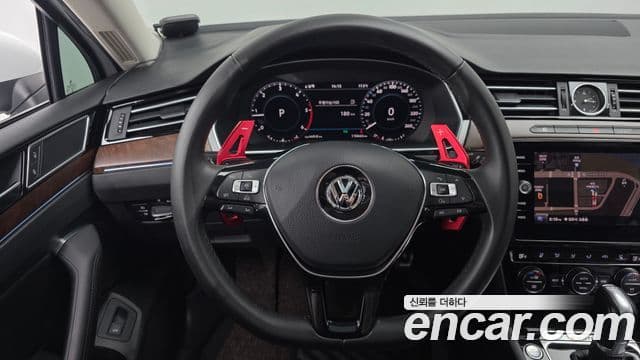 Volkswagen Passat GT 2018 — Şəkil 15/20
