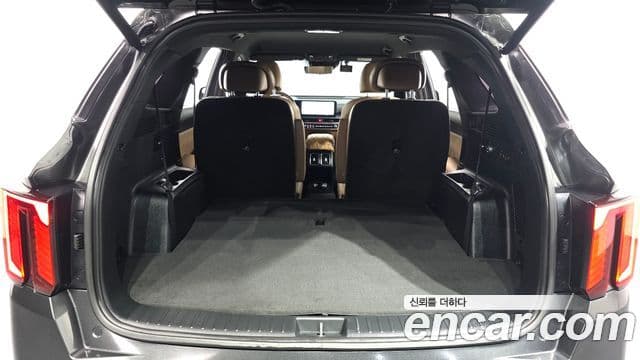 Kia Sorento 2023 — фото 19 из 20