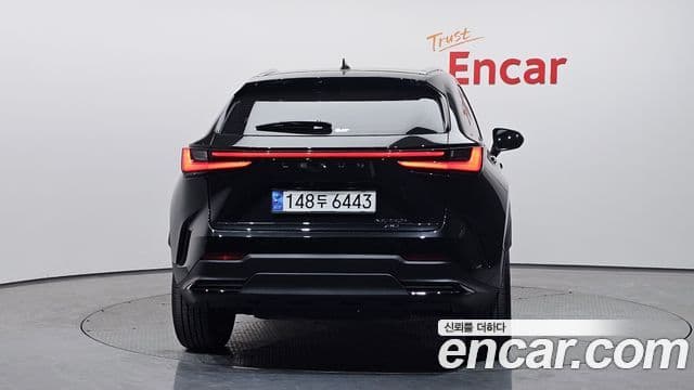 Lexus NX350h 2023 — ფოტო 4/20