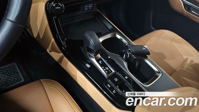 Lexus NX350h 2023 — ფოტო 19/20