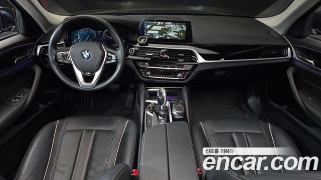 BMW 5 Series 2018 — фото 7 из 20