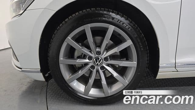 Volkswagen Passat GT 2022 — фото 5 из 20