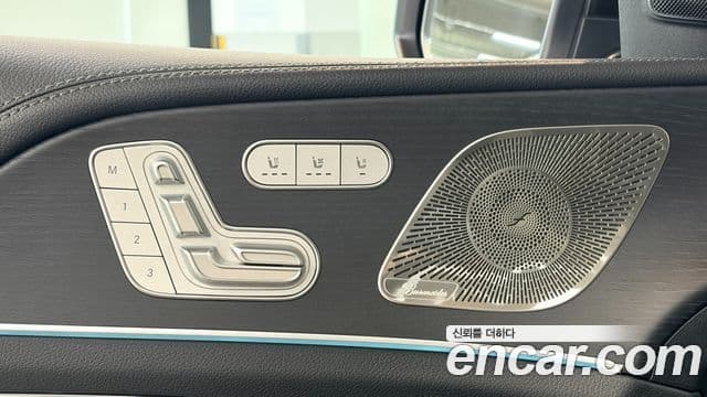 Mercedes-Benz GLE-Class 2025 — Фото 15/20