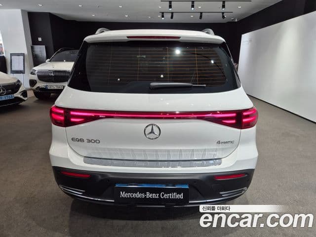 Mercedes-Benz EQB 2025 — ფოტო 15/20
