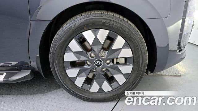 Hyundai Staria 2021 — Photo 16/34