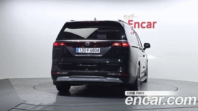 Kia Carnival 2021 — ფოტო 4/20