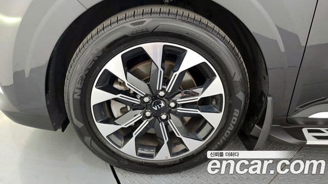 Kia Carnival 2021 — фото 5 из 20