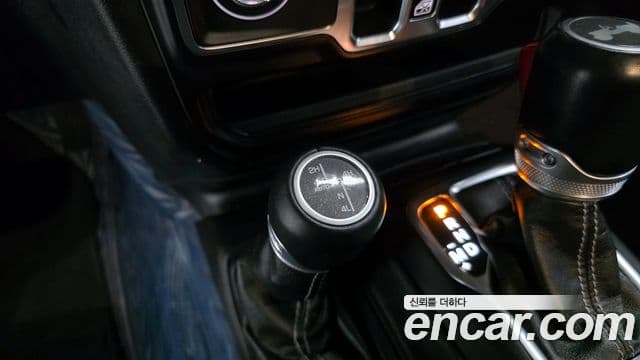 Jeep Wrangler 2021 — ფოტო 11/20