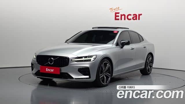 Volvo S60, 2022