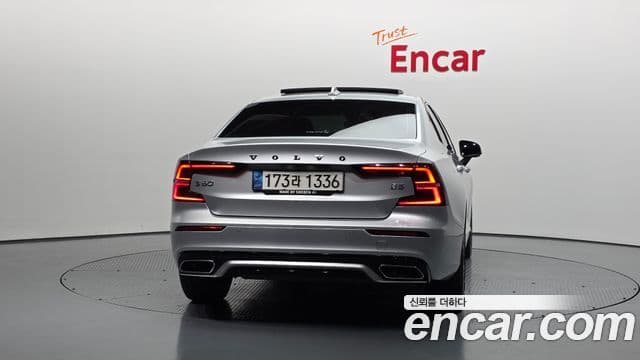 Volvo S60 2022 — Şəkil 4/20