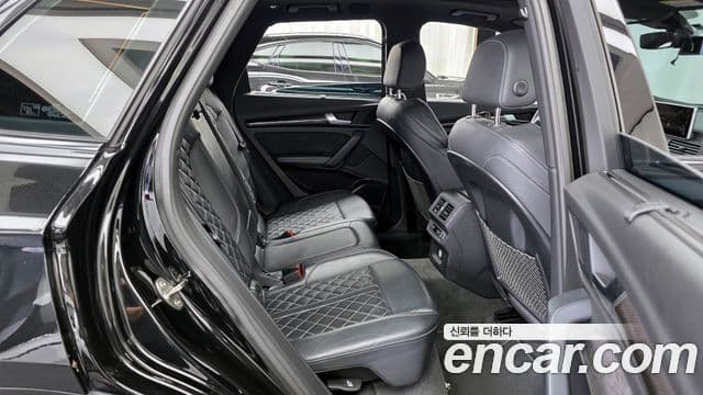 Audi Q5 2020 — Şəkil 12/20