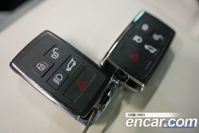 Land Rover Defender 2024 — фото 19 из 20